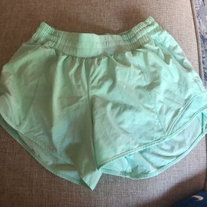 LuLulemon size 6 tall - never worn